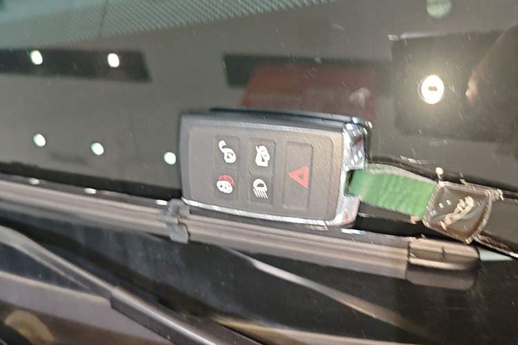 Used Jaguar XEL 2024 2.0T 250 PS R-DYNAMIC S Advanced Sport Edition
