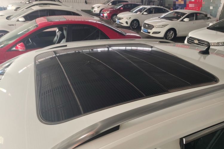 Used Volkswagen T-ROC 2023 300TSI DSG Two-Wheel-Drive Chen Guang Edition Roof