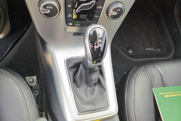 Used Volvo V40 2017 T3 Zhiya Edition Gear Lever