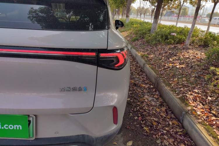 Used Wuling Bingo S 2025 Model 430km Deluxe Edition
