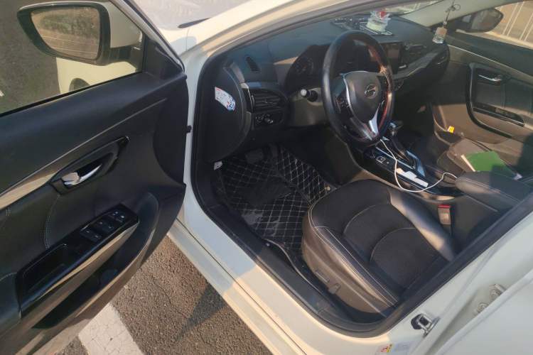 Used GAC Trumpchi GA6 2016 235T DCT Elite Edition Driver Seat