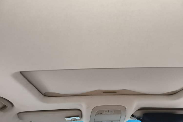 Used Roewe 950 2012 2.4L Luxury Edition
