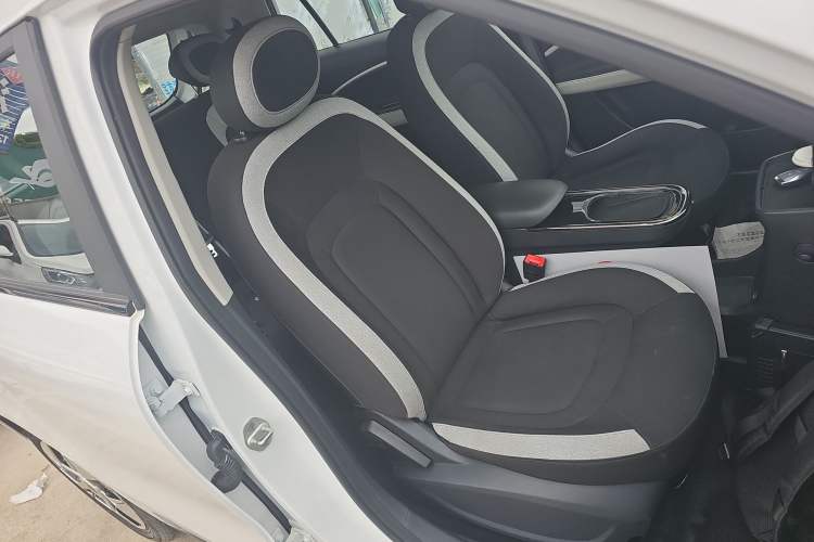 Used JAC Yiwei 3 2024 Zhi'ai Edition 330km Lite Right Front Seat