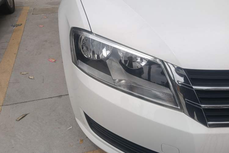 Used Volkswagen Lavida 2013 Revised Classic 1.6L Automatic Fashion Edition
