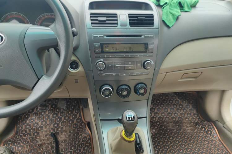 Used BYD L3 2012 1.5L Manual Comfort Edition Audio And AC Panel