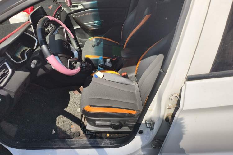 Used Baojun 310 2017 1.5L Automatic Fashion Model Left Front Seat