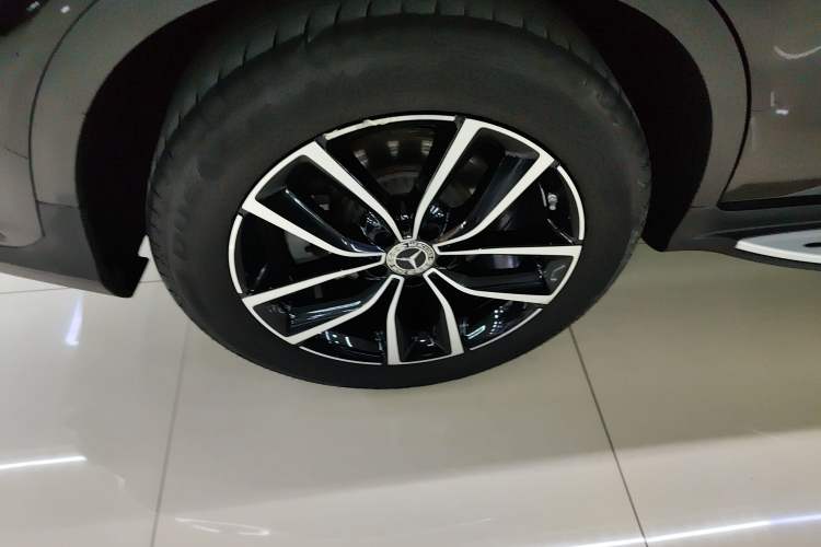 Used Mercedes-Benz GLC 2020 Facelift GLC 300 L 4MATIC Dynamic Edition
