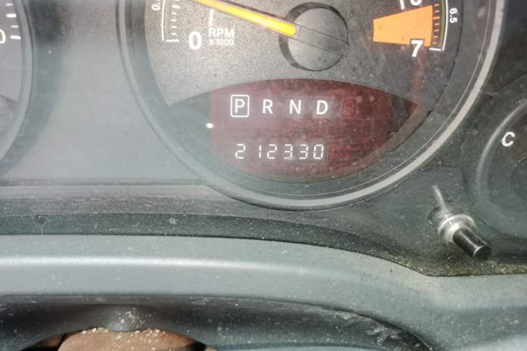 Used Jeep Compass 2013 2.0L two-wheel drive sport version Odometer Close Up