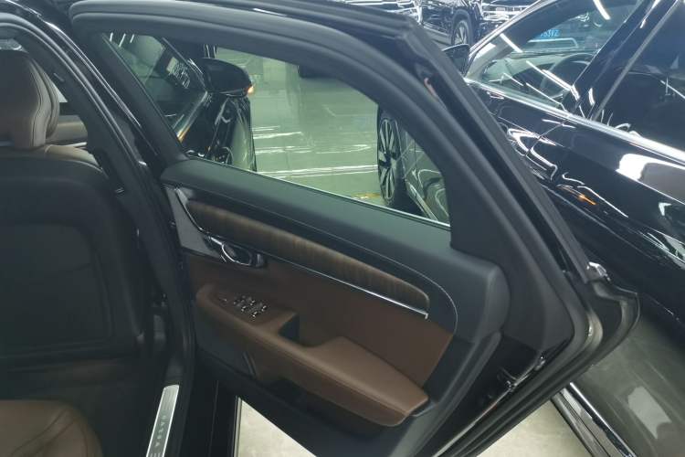 Used Volvo S90 New Energy 2024 Plug-in Hybrid Four-Wheel Drive Long-Range Luxury Smart Edition