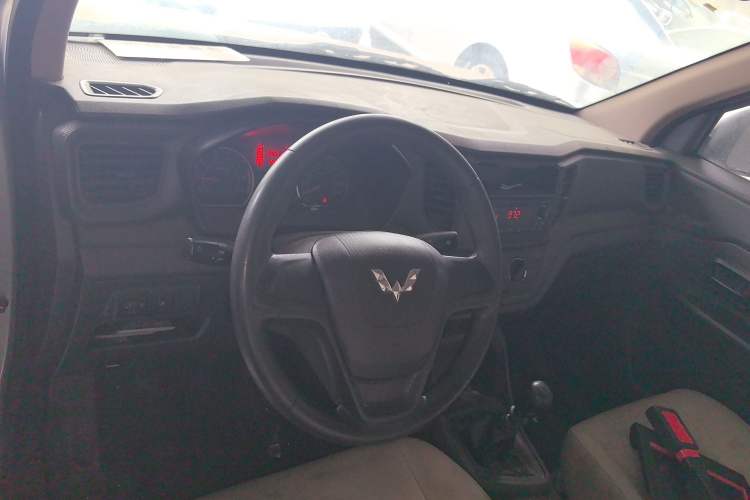 Used Wuling Hongguang V 2019 1.5L Jingqu Version China VI LAR Center Console