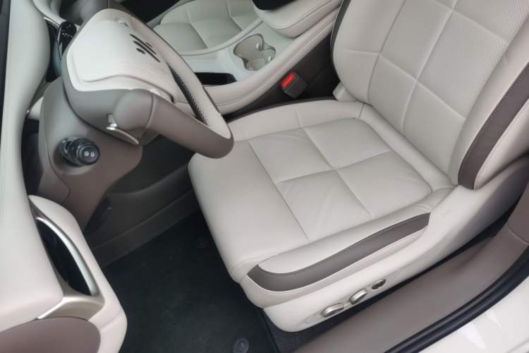 Used IM L6 2025 Ultra Model
