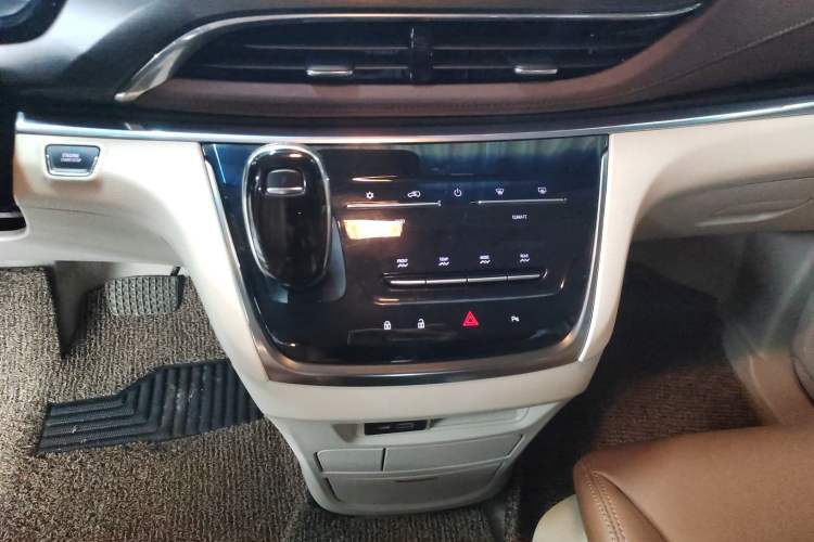 Used Buick GL8 2021 Land Cruiser Executive Class 652T Comfort Model
