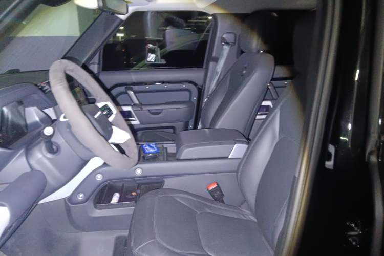 Used Land Rover Defender 2024 110 3.0T P400 XS Left Front Seat