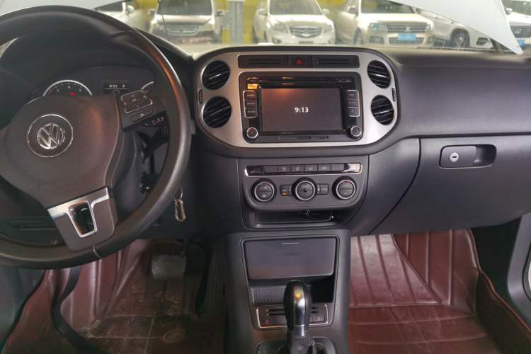 Used Volkswagen Tiguan 2014 1.8TSI Automatic 2WD 30th Anniversary Edition Audio And AC Panel