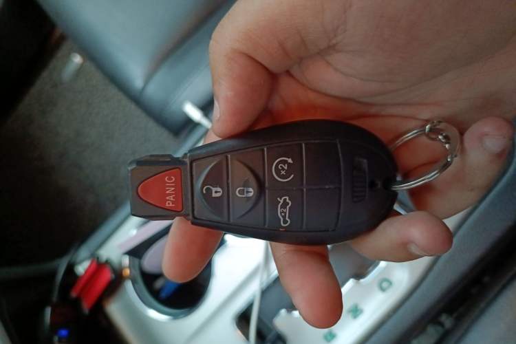 Used Jeep Grand Cherokee 2012 3.6L Luxury Navigation Edition
