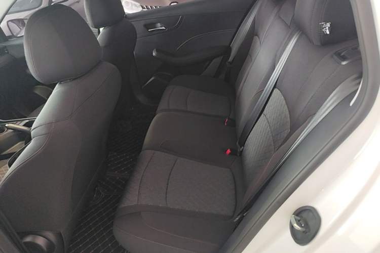 Used Roewe i5 2026 Model 1.5L Manual Comfort Version