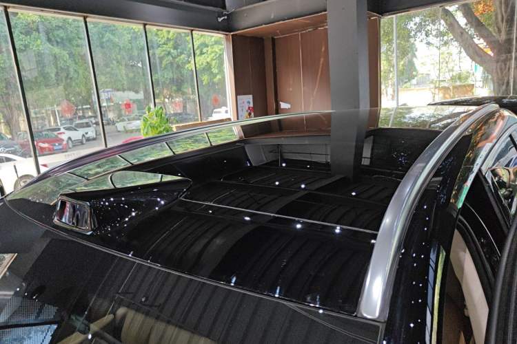 Used Hima AITO M8 2025 Extended-Range Ultra Version 53.4 kWh 6-Seater Edition Roof