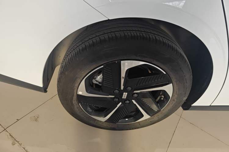 Used Geely Galaxy L6 2025 EM-i 140km Starship Edition