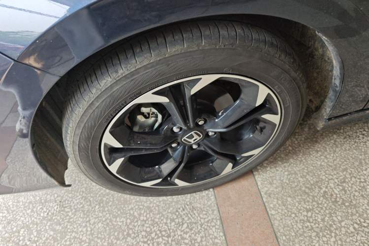 Used Honda Civic 2022 240TURBO CVT Dynamic Edition Left Front Wheel Hub