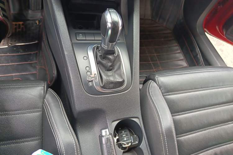 Used Volkswagen Scirocco 2011 2.0 TSI Luxury Edition Gear Lever
