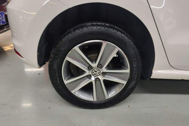 Used Volkswagen Polo 2016 1.4L Automatic Trendy Model Right Rear Wheel Hub