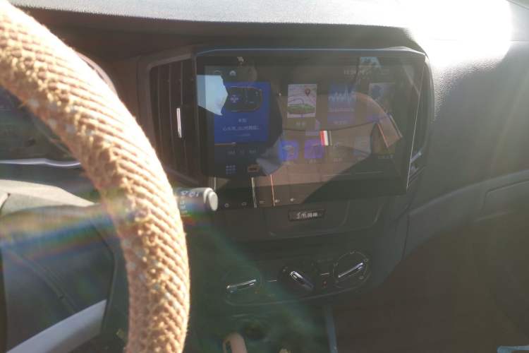 Used Dongfeng Aeolus A30 2014 1.5L Manual Smart-Drive Luxury Edition Audio And AC Panel