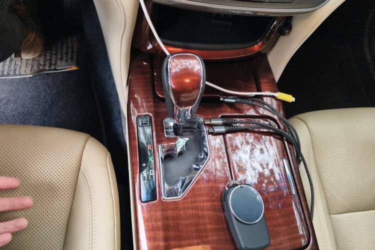 Used Toyota Crown 2015 2.0T Fashion Edition Gear Lever