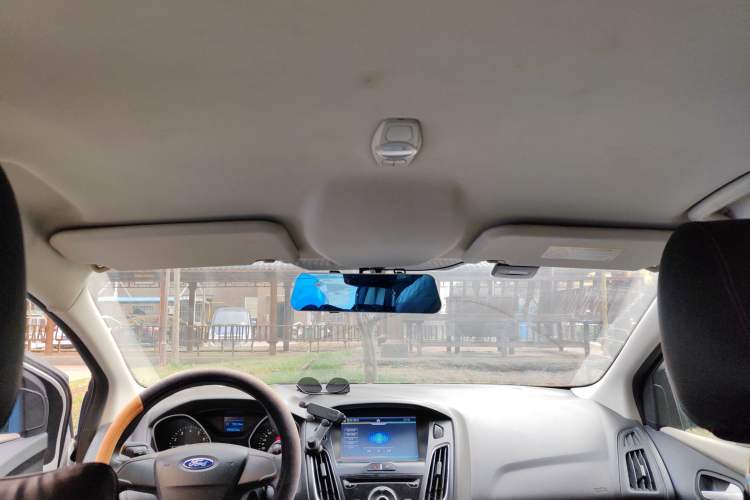 Used Ford Focus 2015 Sedan 1.6L Manual Comfort Model
