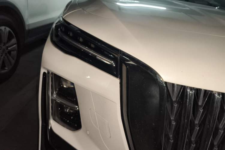 Used Hongqi H5 2025 2.0T Automatic Flag Edition – 500 000 Units Commemorative Version
