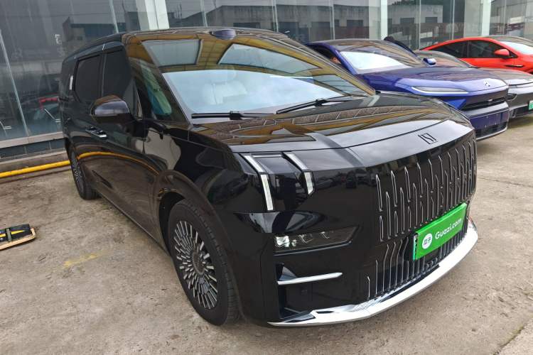 Used Zeekr 009 2024 7-Seater Walk-Through Version Four-Wheel Drive 108 kWh