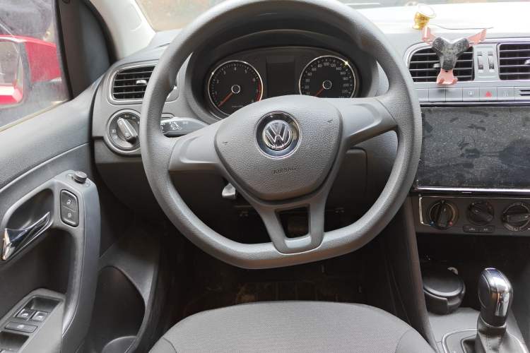 Used Volkswagen Polo 2014 1.6L Automatic Comfort Edition
