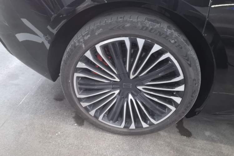 Used Avatr 12 2025 Ultra Extended-Range Edition Right Rear Wheel Hub