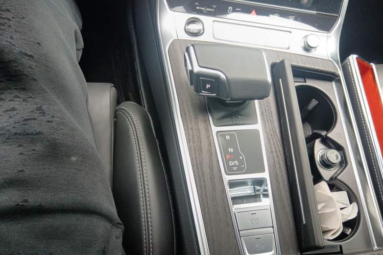 Used Audi A6L 2023 Revised 45 TFSI quattro Prestige Elegant Edition Gear Lever