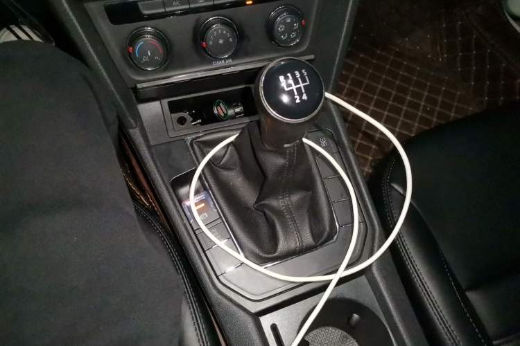 Used Volkswagen Lamando 2015 230TSI Manual Trend Edition
