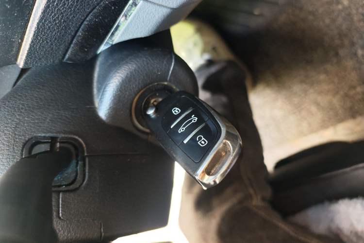 Used Geely Auto Classic Emgrand 2013 Sedan 1.5L Manual Entry-Level Model
