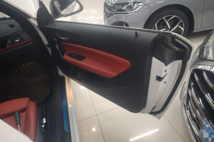 Used BMW 2 Series 2017 220i Convertible Coupe Leading Model
