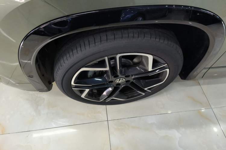 Used Volkswagen Tayron 2025 Tiguan L 380TSI 4Motion Luxury
