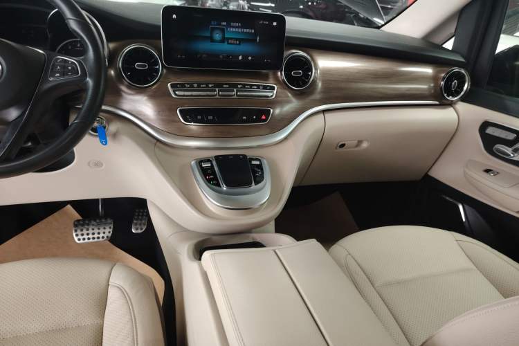 Used Mercedes-Benz V-Class 2020 V 260 L Long-wheelbase Luxury Edition