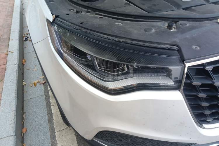 Used Zotye T700 2017 1.8T Dual-Clutch Luxury Model
