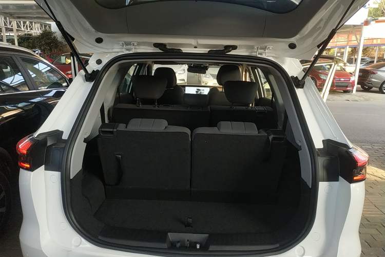 Used Chery Fengyun T8 2025 1.5T 130 km Comfort Edition 7-Seater
