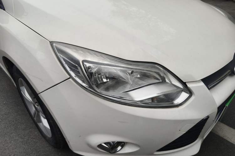 Used Ford Focus 2012 Sedan 1.6L Automatic Fashion Edition