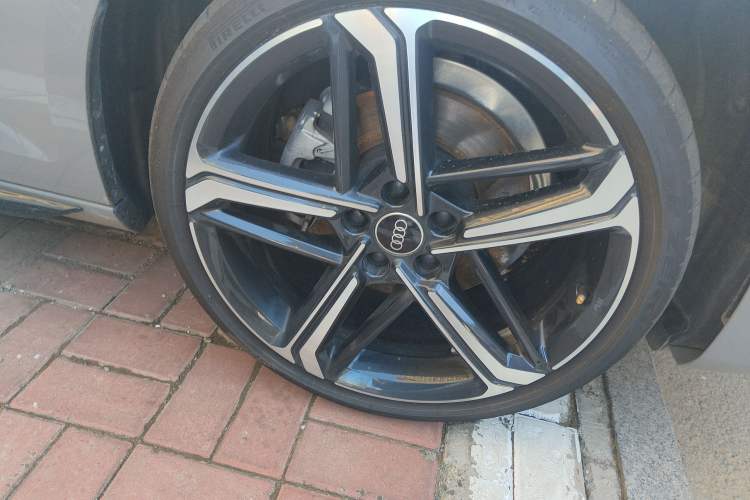 Used Audi A4L 2024 40 TFSI Luxury Dynamic Edition Right Front Wheel Hub