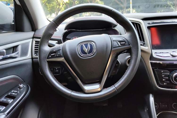 Used CHANGAN CS75 2017 Shangkui Edition 1.5T Automatic Fengyue Model
