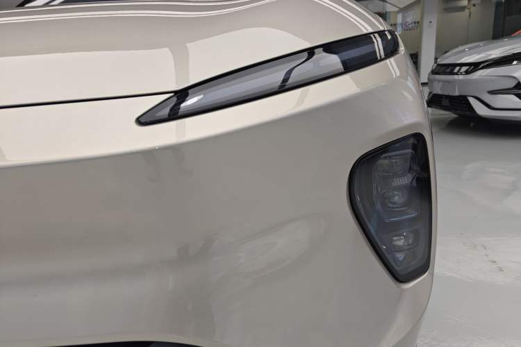 Used Nio ES8 2024 75 kWh Left Front Headlight