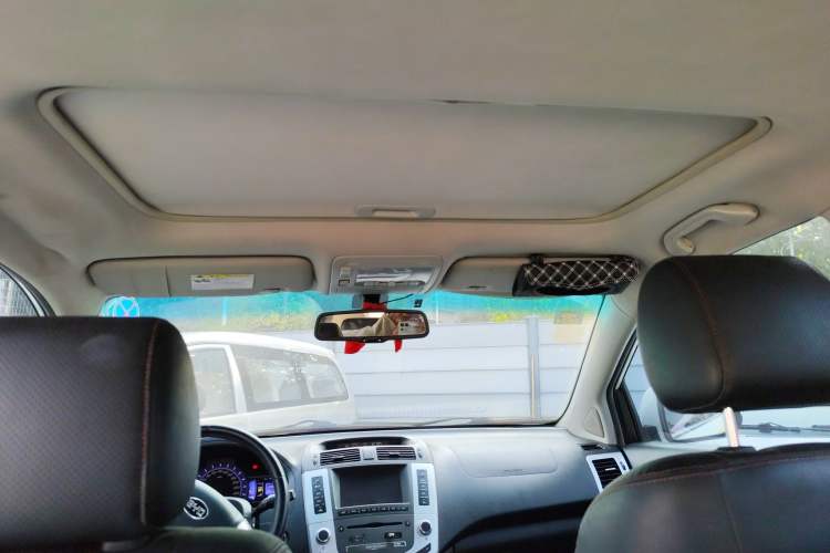 Used BYD S6 2014 1.5TI Manual Luxury 5-Seater Headliner