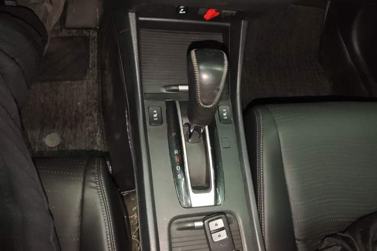 Used Honda Jade 2016 1.8L CVT Luxury Edition 5-seater
