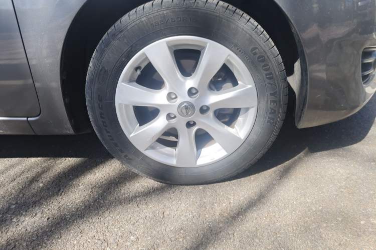 Used Nissan Tiida 2011 1.6L CVT Smart Version
