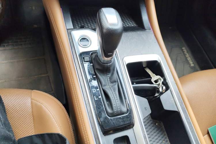 Used Nissan Teana 2022 2.0L XL-Upr Enjoyment Edition Gear Lever