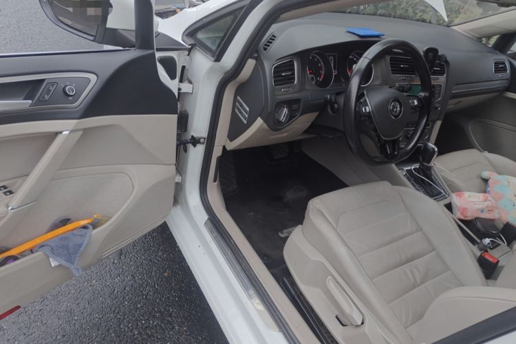 Used Volkswagen Golf 2015 1.4TSI Automatic Luxury Model
