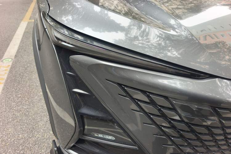 Used CHANGAN UNI-T 2022 1.5T Prestige Version Right Front Headlight